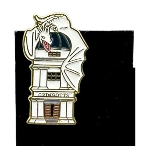 Harry Potter Gringotts Bank Dragon Enamel Pin Magical Collectible Fans Backpack - Picture 2 of 6